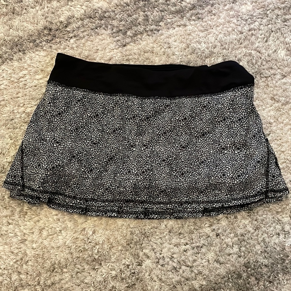 Pacesetter Skirt Plush Petal Black Ghost Floral